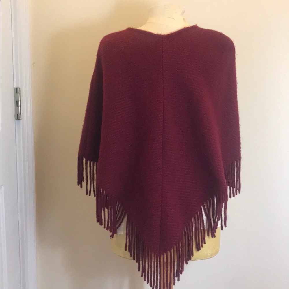 Burberry London poncho. - Picture 3 of 5